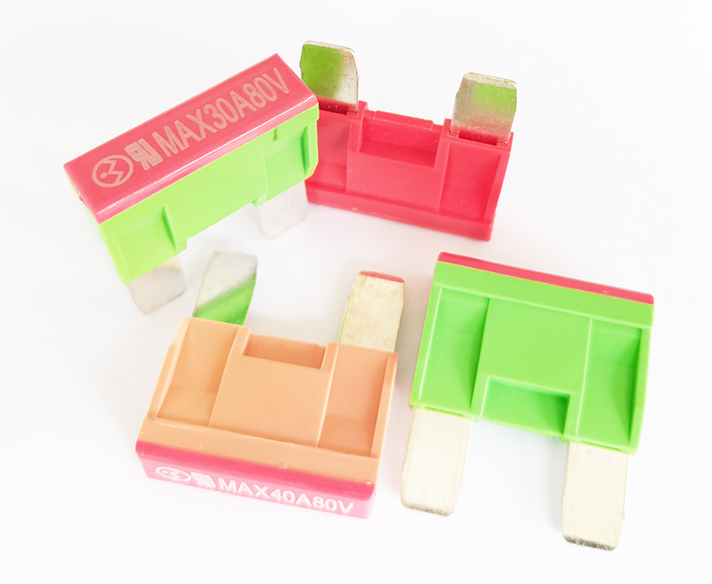 大號(hào)高壓插片保險(xiǎn)絲MAX-63V~250V UL CE ROHS 大號(hào)高壓插片保險(xiǎn)絲MAX-63V~250V UL CE ROHS